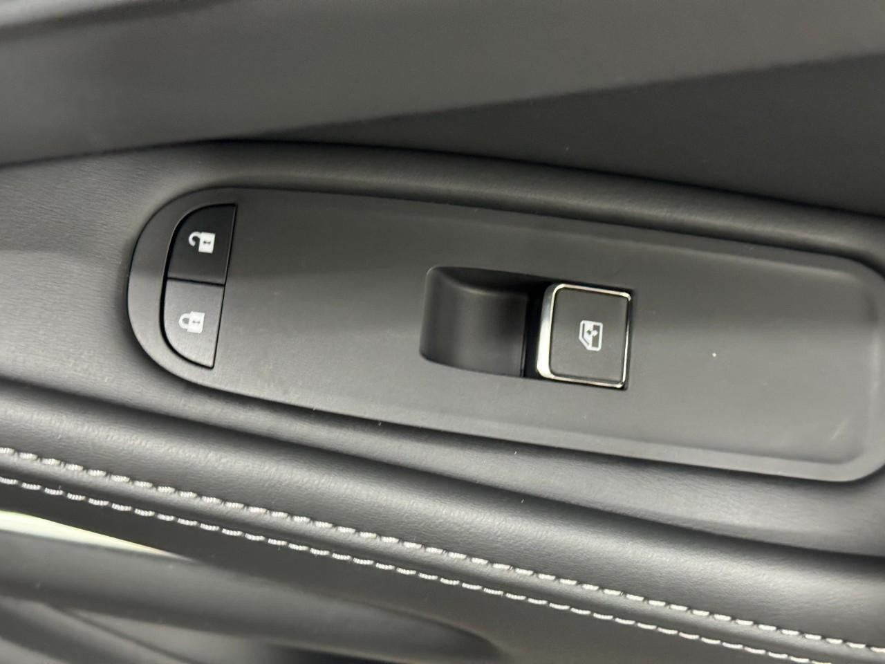 INFINITI QX60 Vehicle Full-screen Gallery Image 24