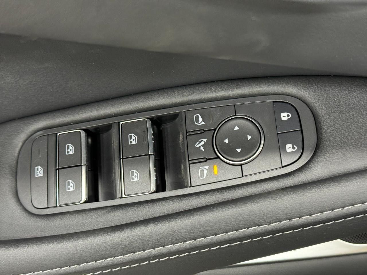 INFINITI QX60 Vehicle Full-screen Gallery Image 26