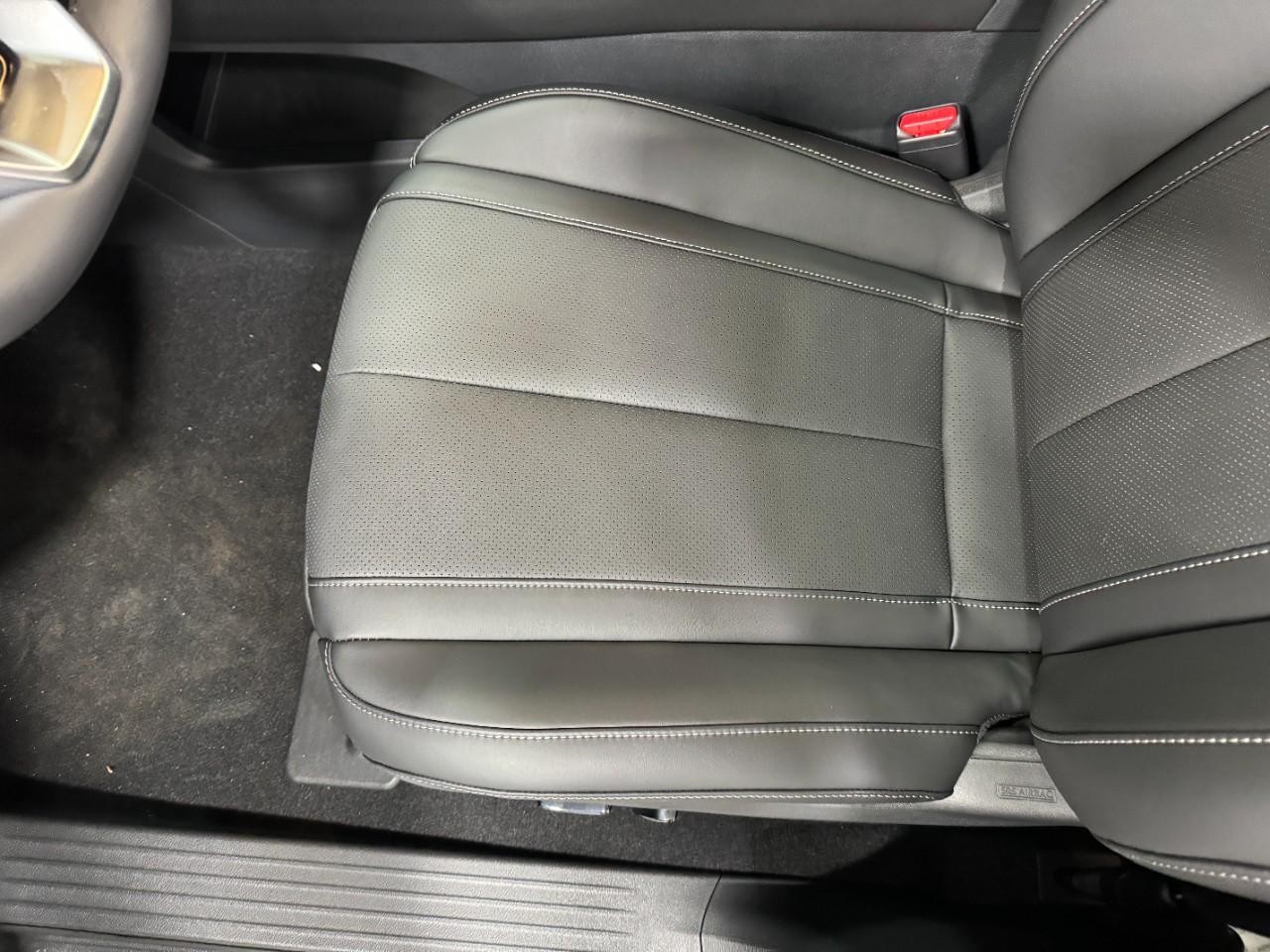 INFINITI QX60 Vehicle Full-screen Gallery Image 29