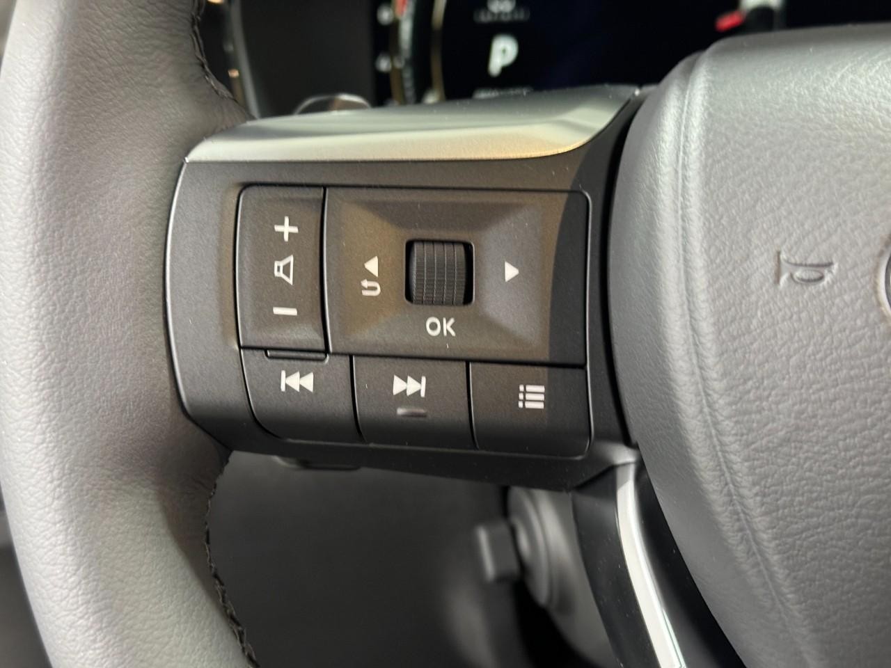 INFINITI QX60 Vehicle Full-screen Gallery Image 32