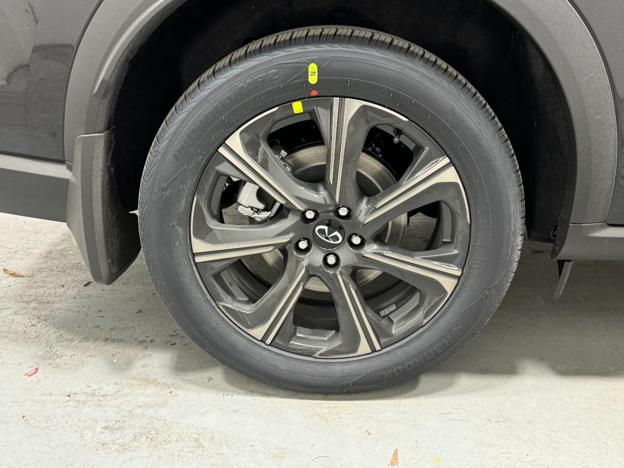 INFINITI QX60 Vehicle Full-screen Gallery Image 5