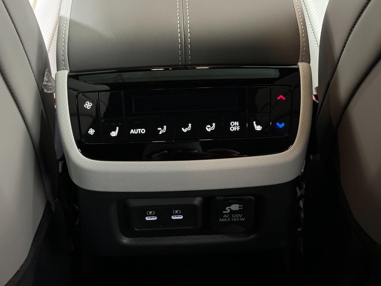 INFINITI QX60 Vehicle Full-screen Gallery Image 13