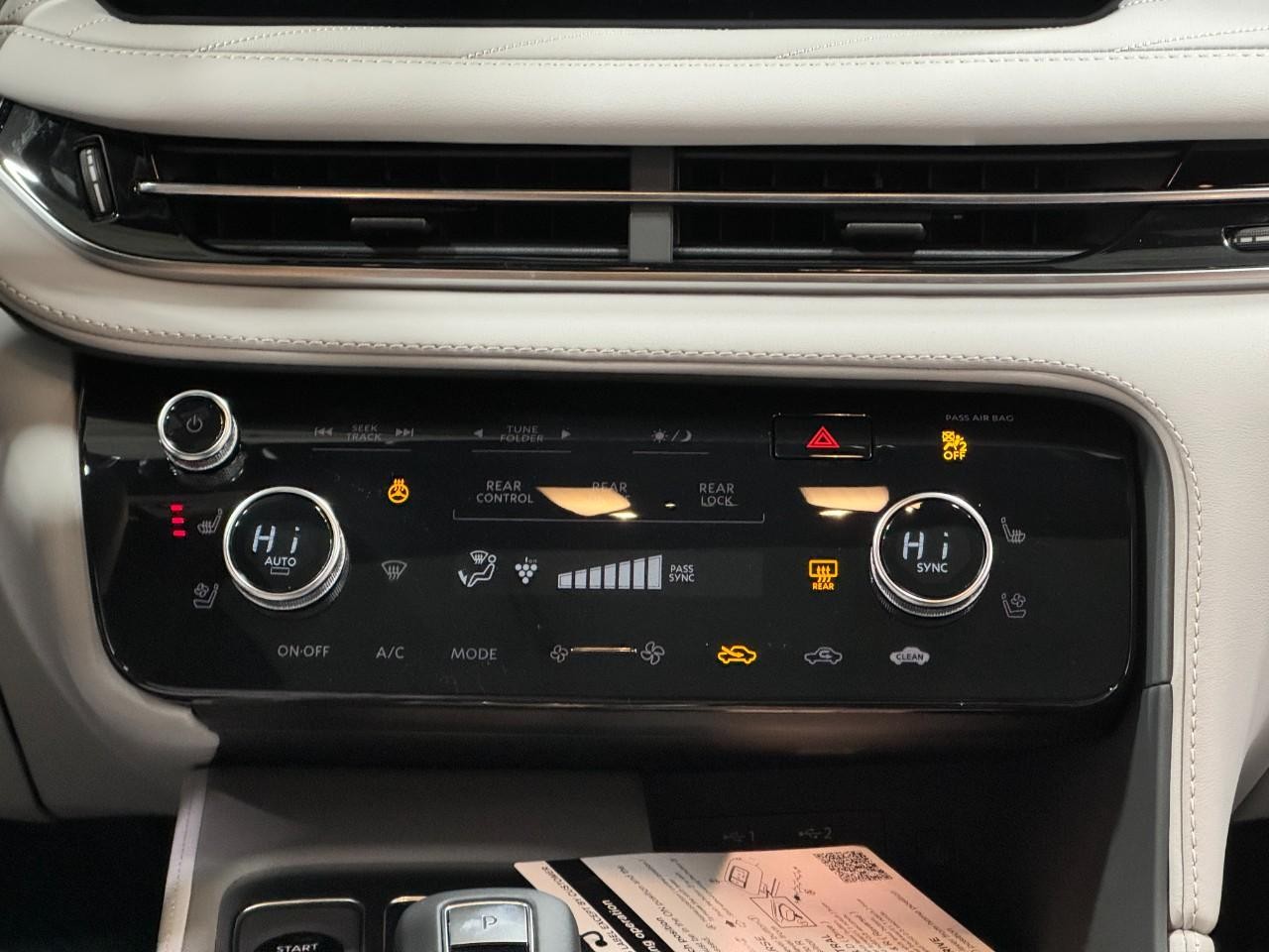 INFINITI QX60 Vehicle Full-screen Gallery Image 18