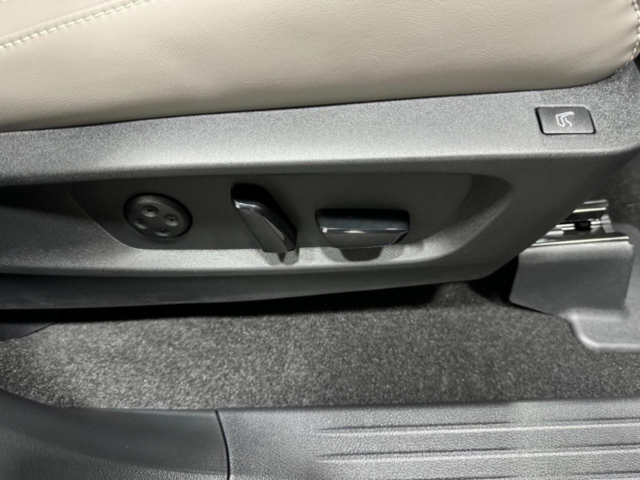 INFINITI QX60 Vehicle Full-screen Gallery Image 23