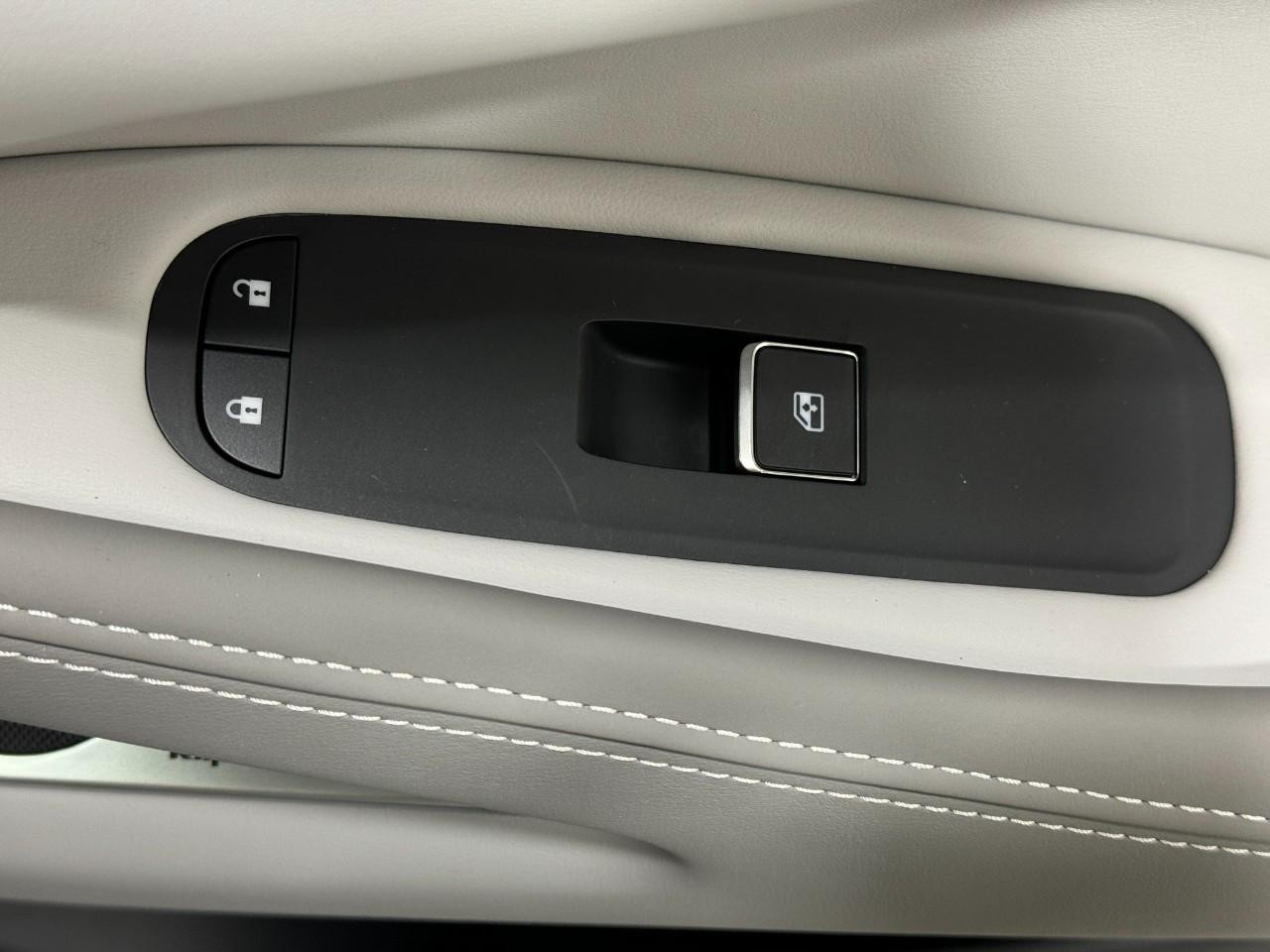 INFINITI QX60 Vehicle Full-screen Gallery Image 25