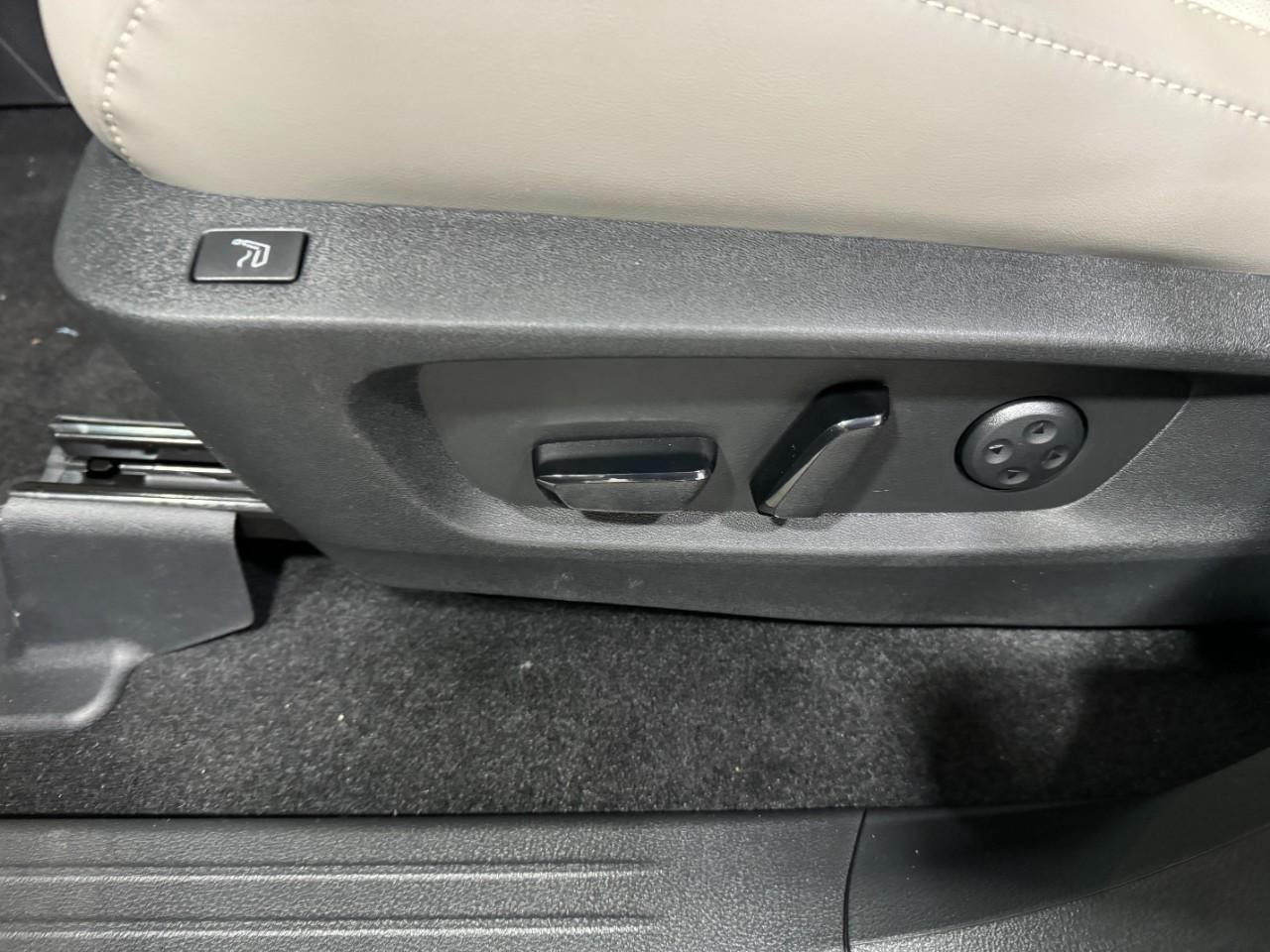 INFINITI QX60 Vehicle Full-screen Gallery Image 31