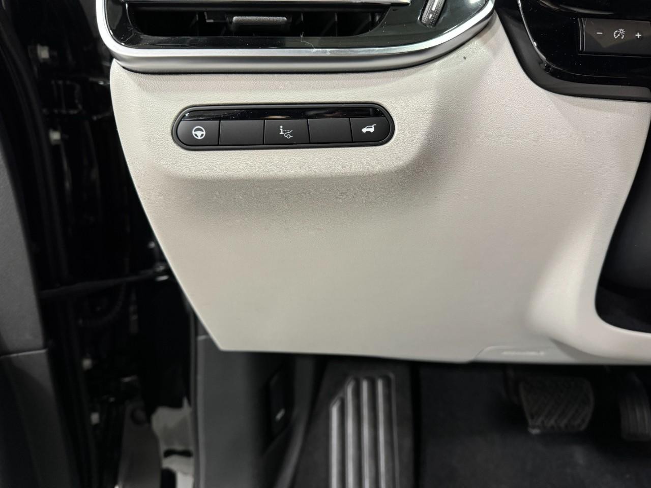 INFINITI QX60 Vehicle Full-screen Gallery Image 32