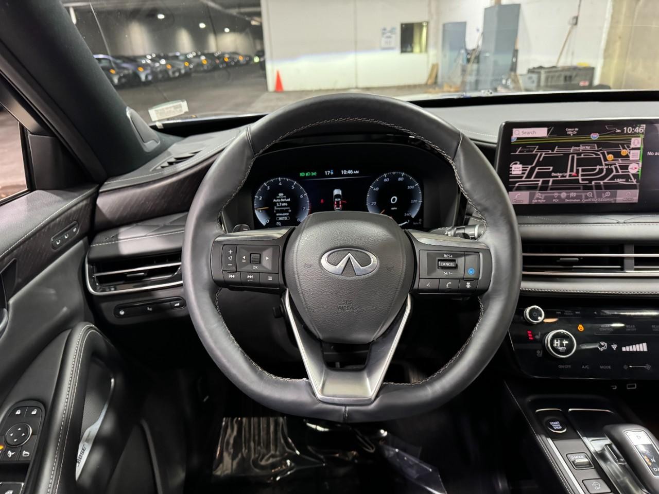 INFINITI QX60 Vehicle Full-screen Gallery Image 16