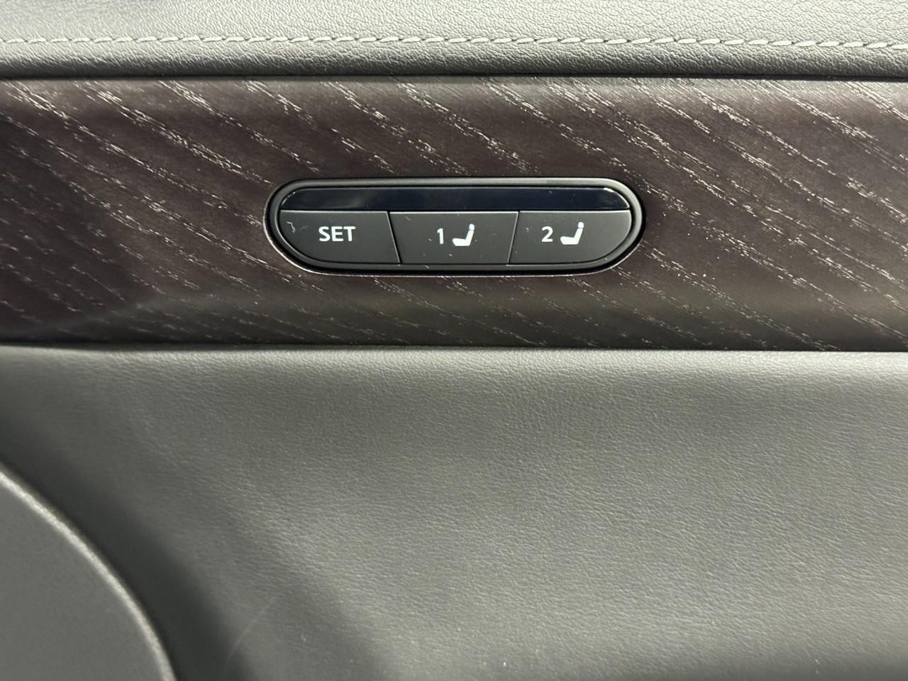 INFINITI QX60 Vehicle Full-screen Gallery Image 24