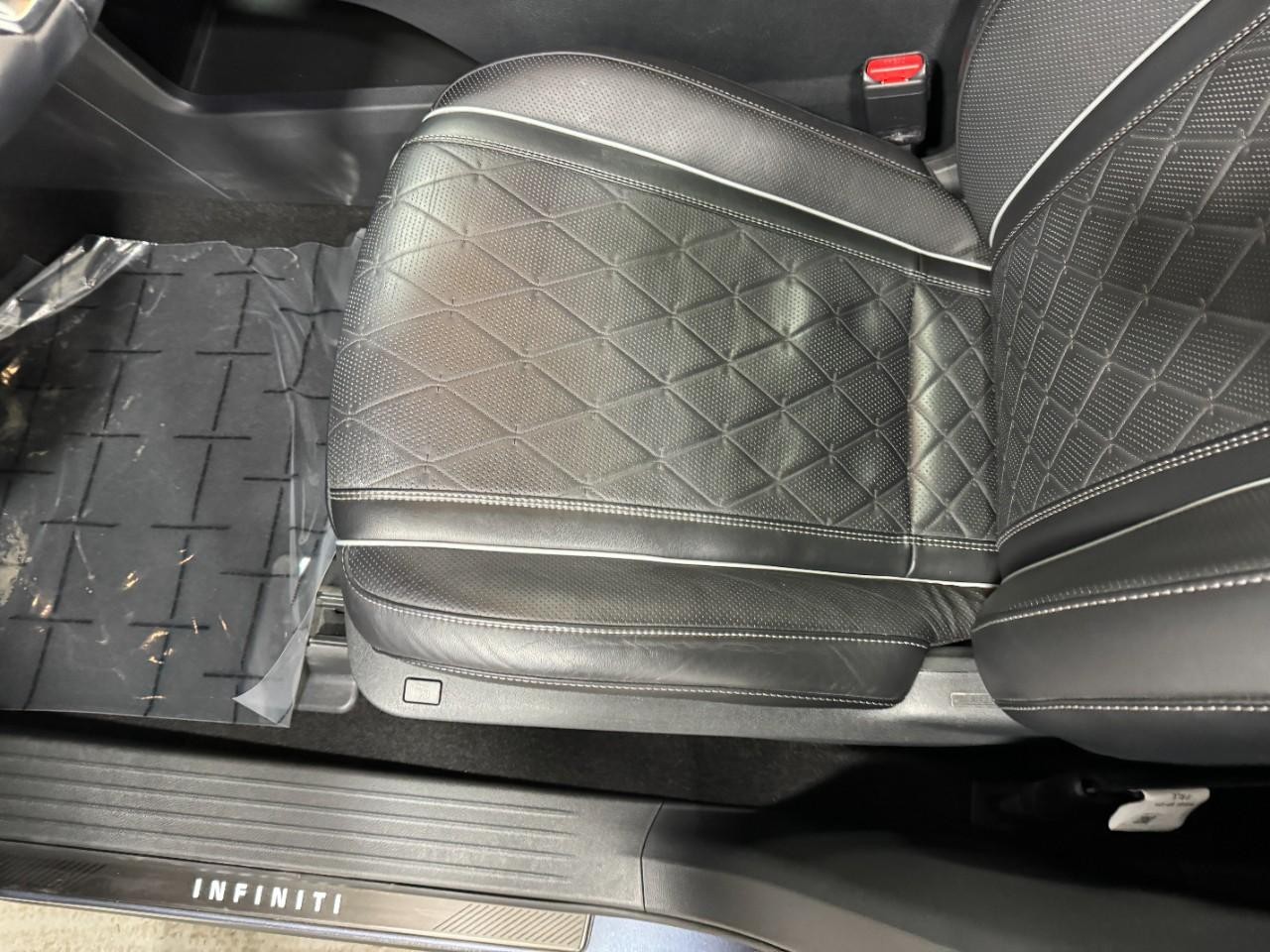 INFINITI QX60 Vehicle Full-screen Gallery Image 30