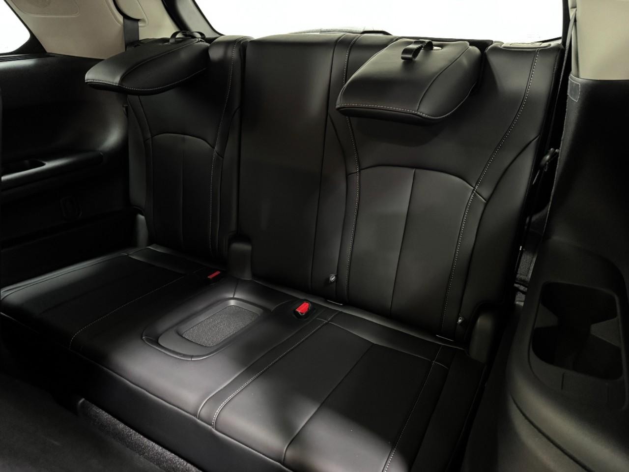 INFINITI QX60 Vehicle Full-screen Gallery Image 8