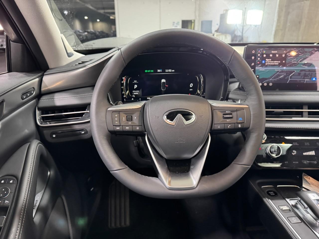 INFINITI QX60 Vehicle Full-screen Gallery Image 16