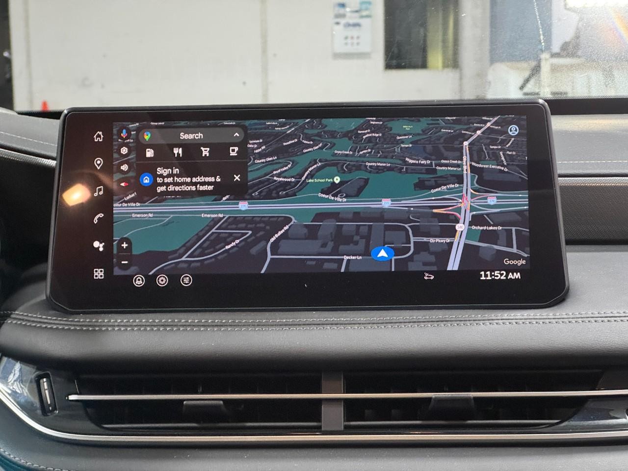 INFINITI QX60 Vehicle Full-screen Gallery Image 17