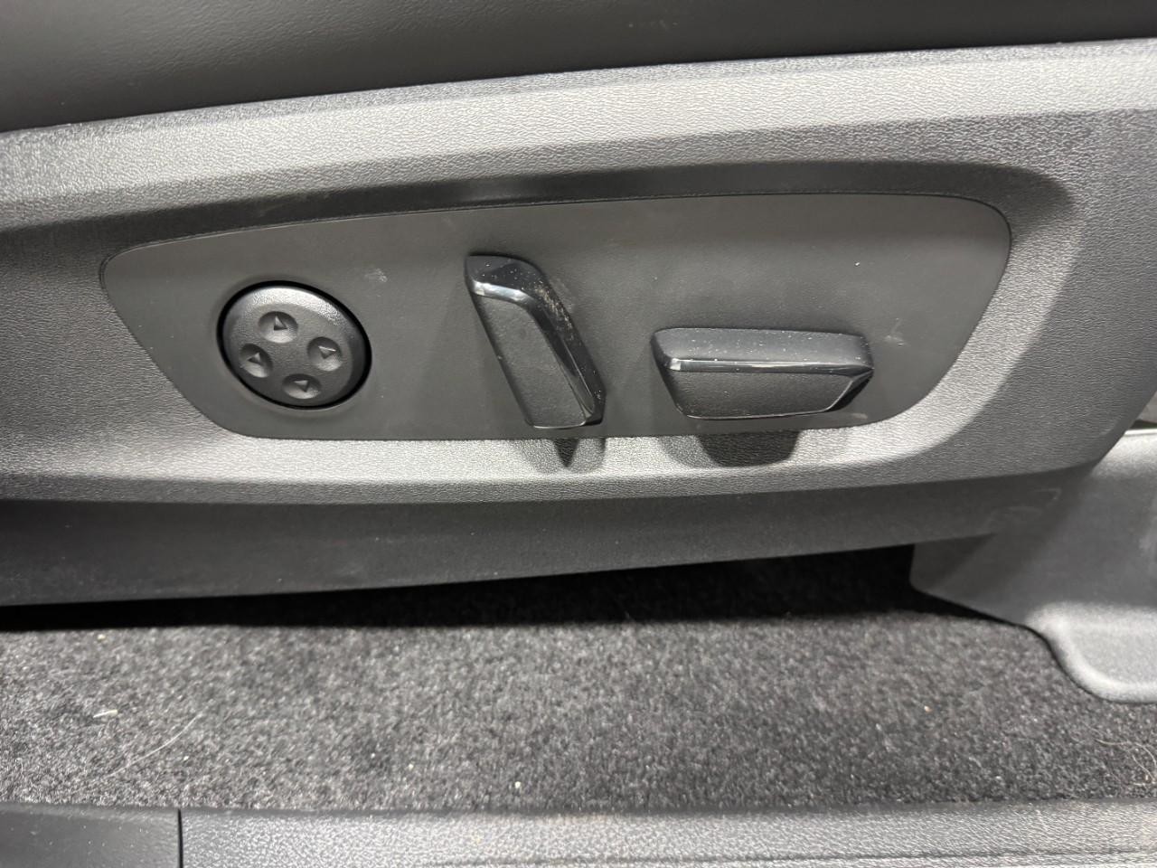 INFINITI QX60 Vehicle Full-screen Gallery Image 24