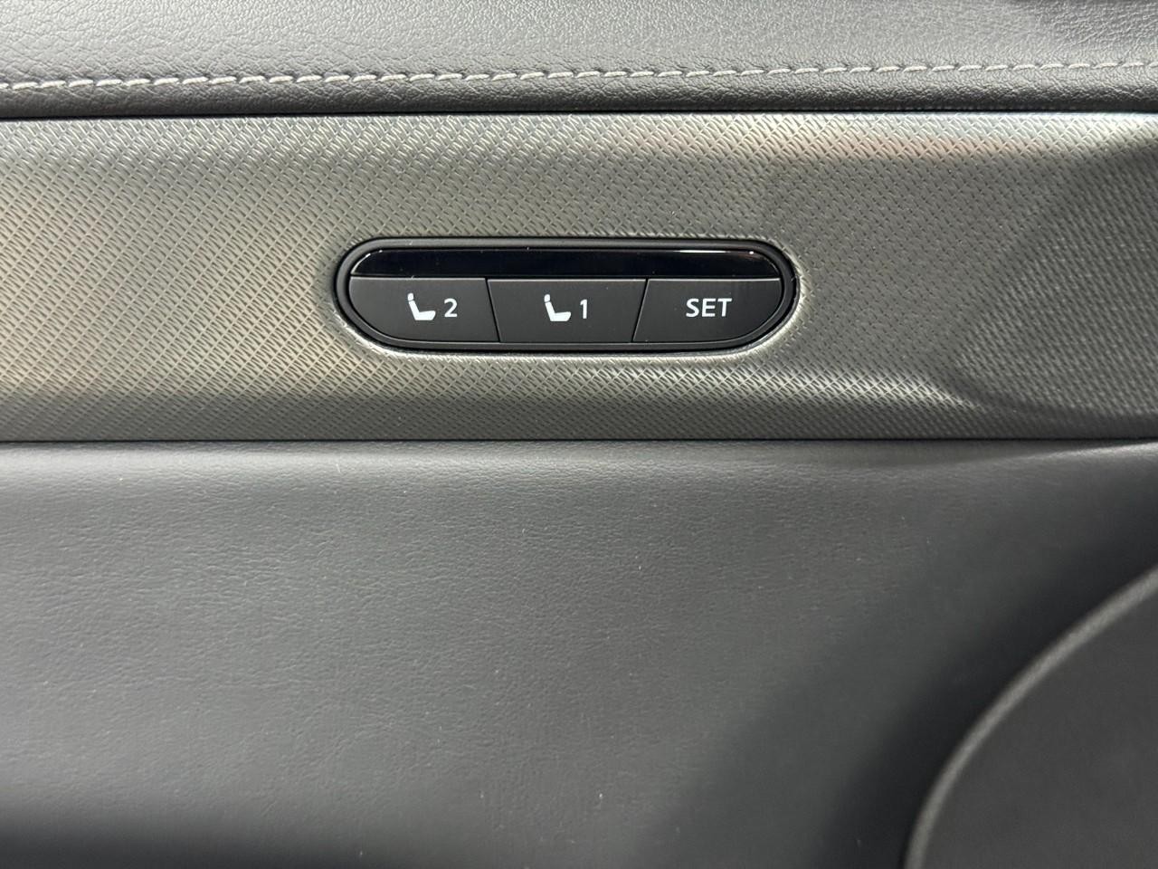 INFINITI QX60 Vehicle Full-screen Gallery Image 26