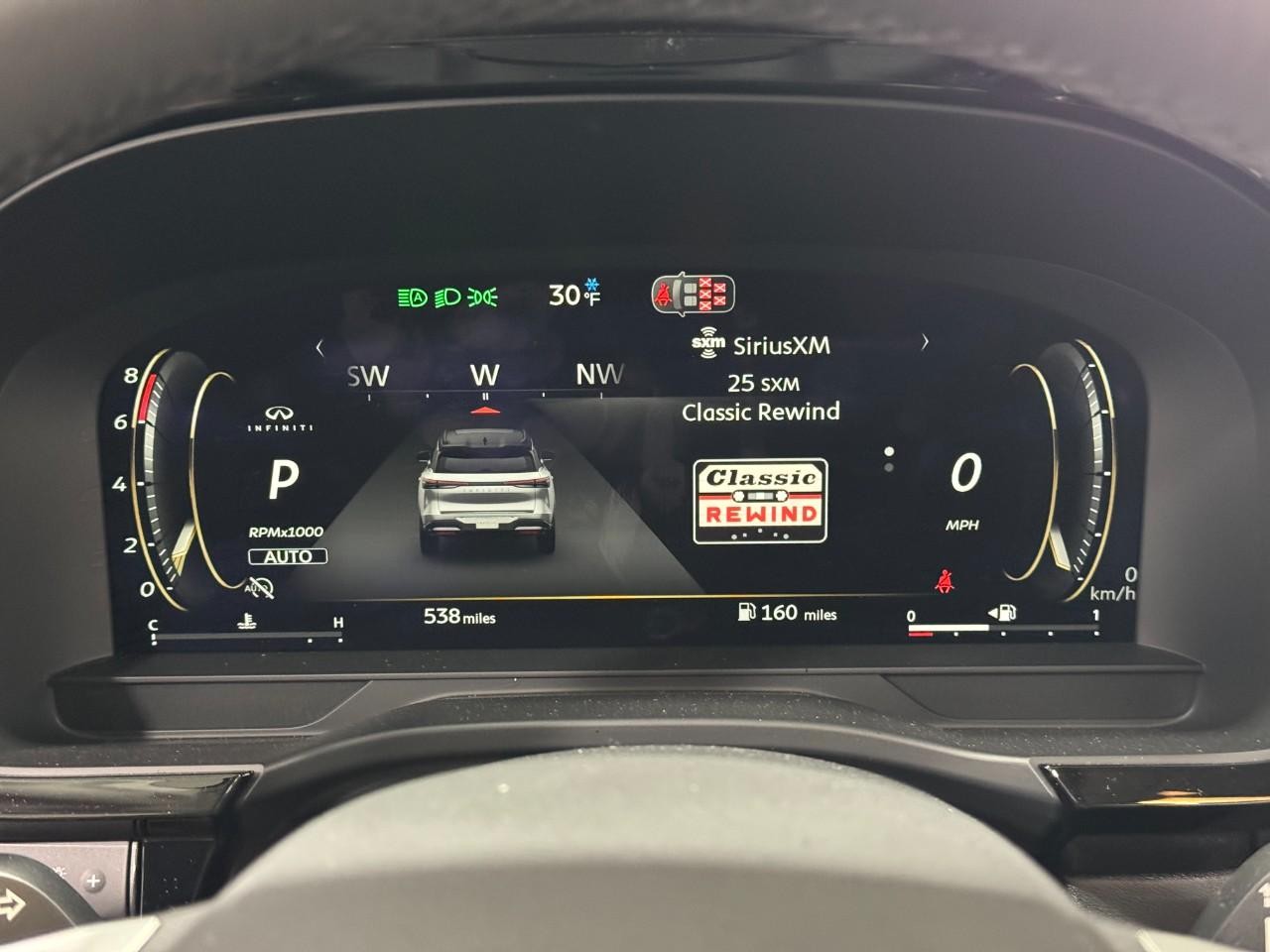 INFINITI QX60 Vehicle Full-screen Gallery Image 35