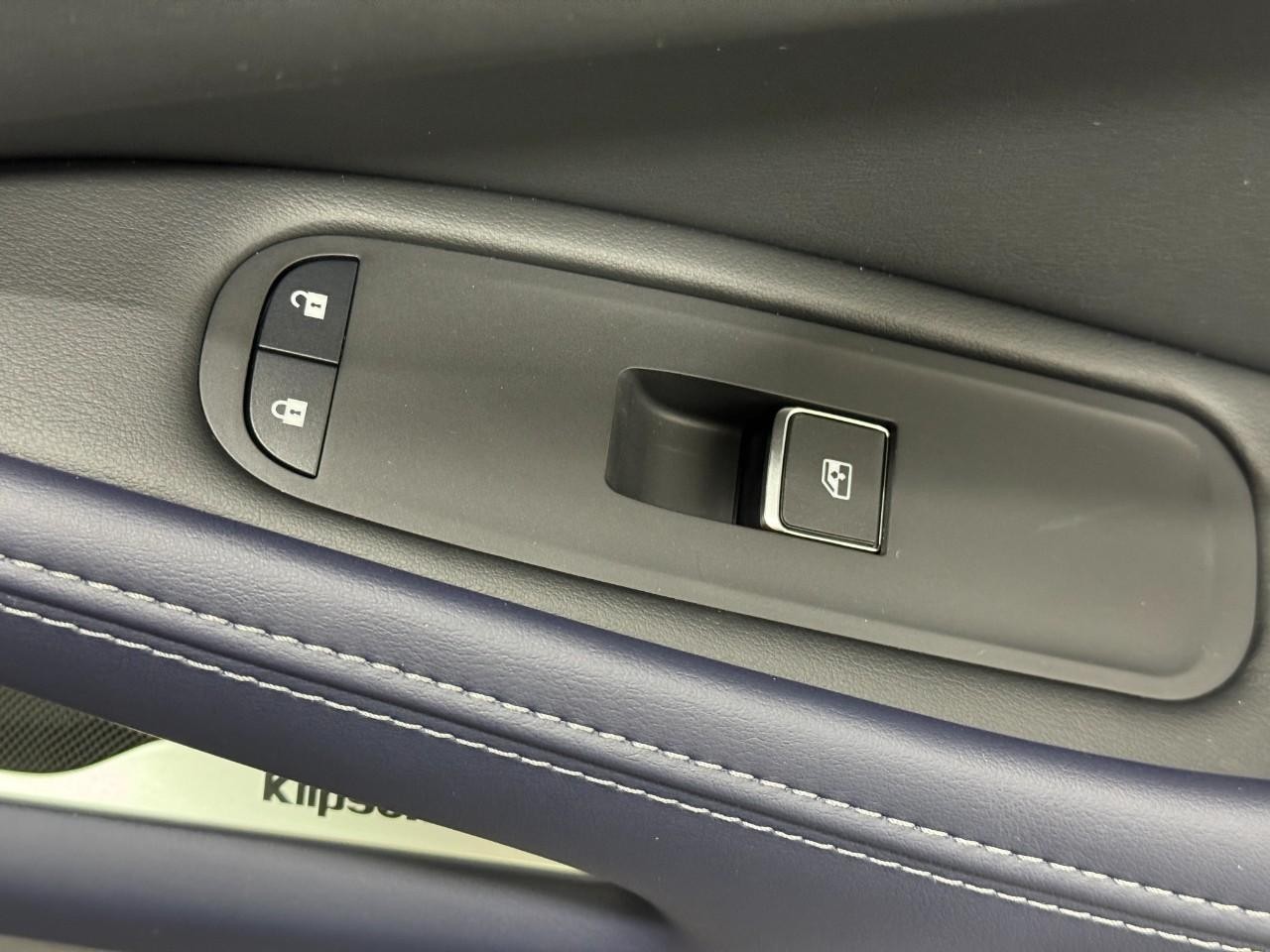 INFINITI QX60 Vehicle Full-screen Gallery Image 24