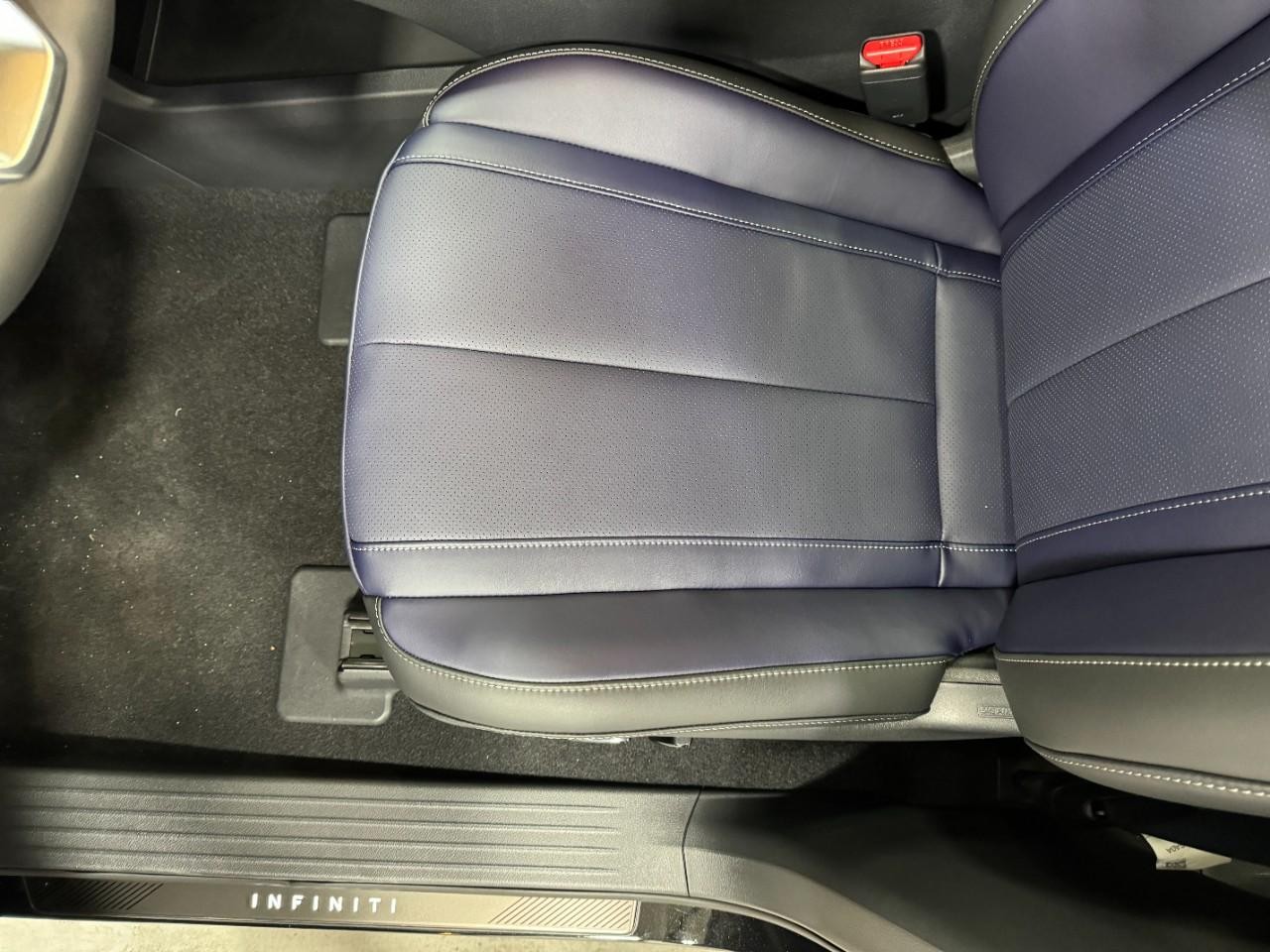 INFINITI QX60 Vehicle Full-screen Gallery Image 29