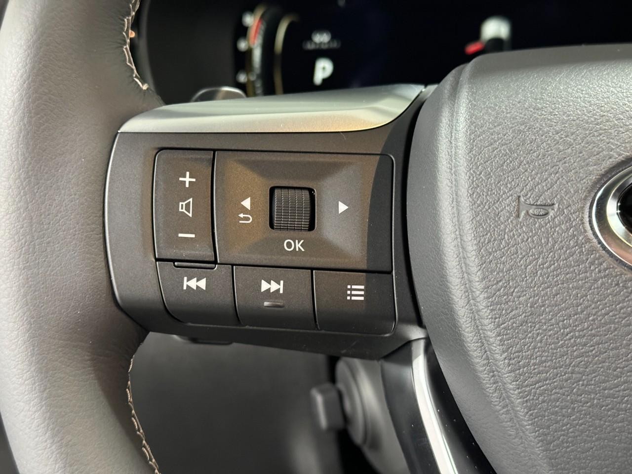 INFINITI QX60 Vehicle Full-screen Gallery Image 32