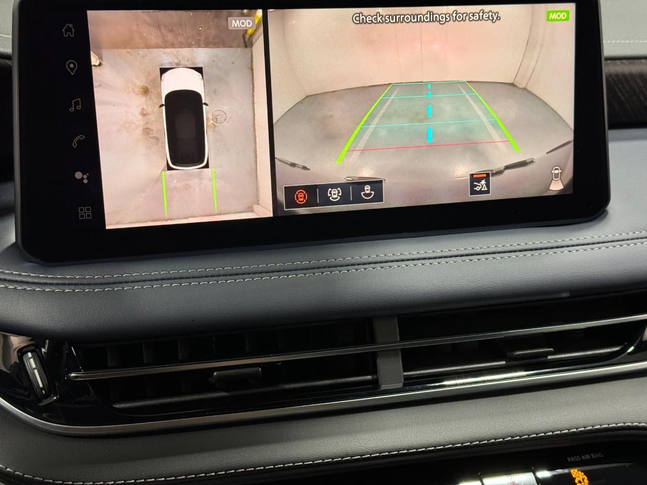 INFINITI QX60 Vehicle Full-screen Gallery Image 35