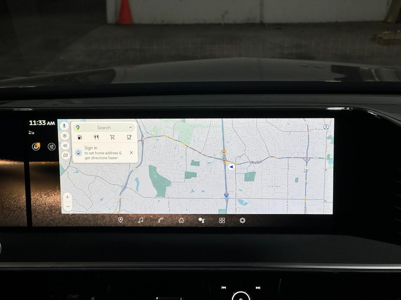 INFINITI QX80 Vehicle Full-screen Gallery Image 17