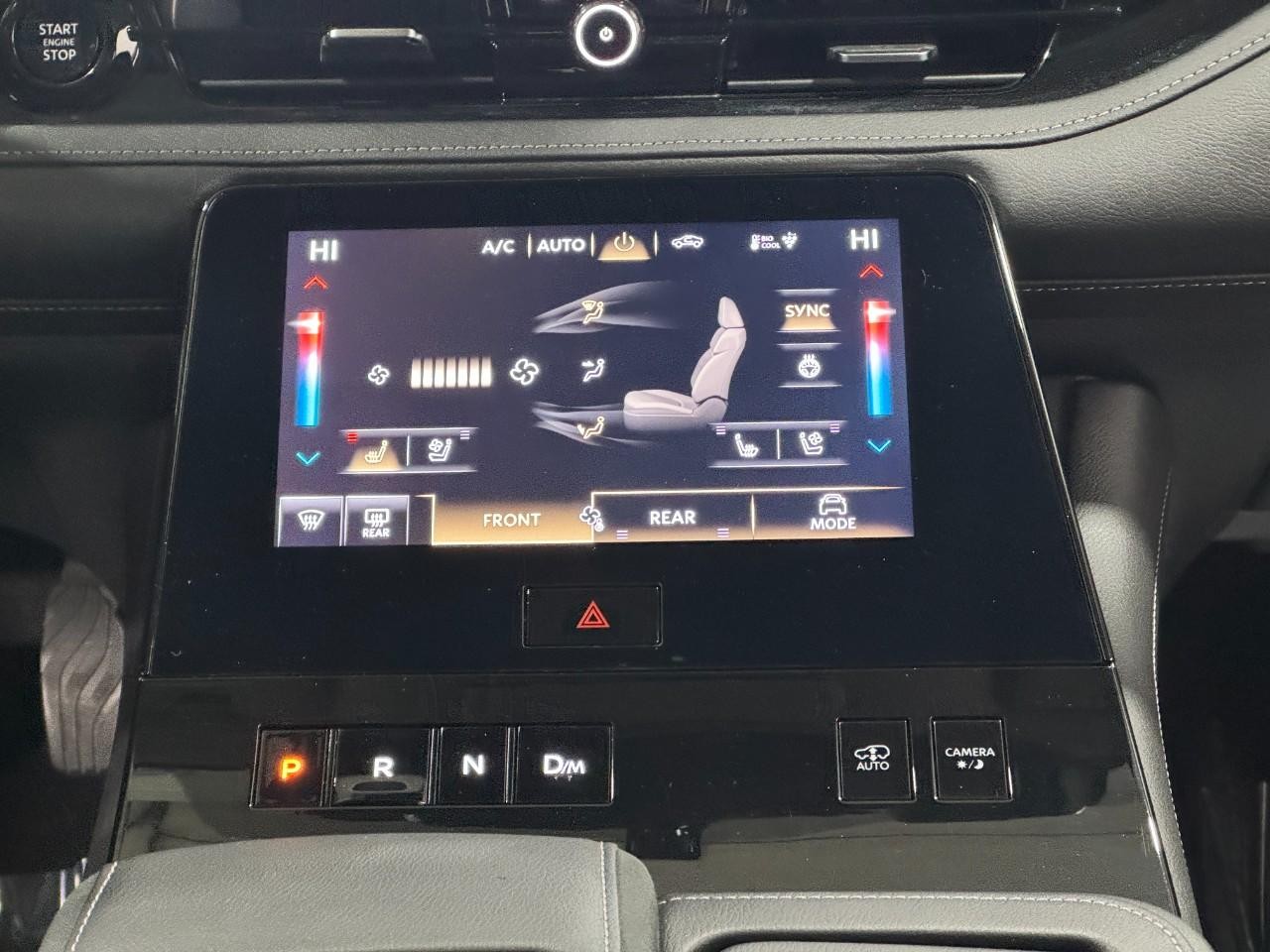 INFINITI QX80 Vehicle Full-screen Gallery Image 18