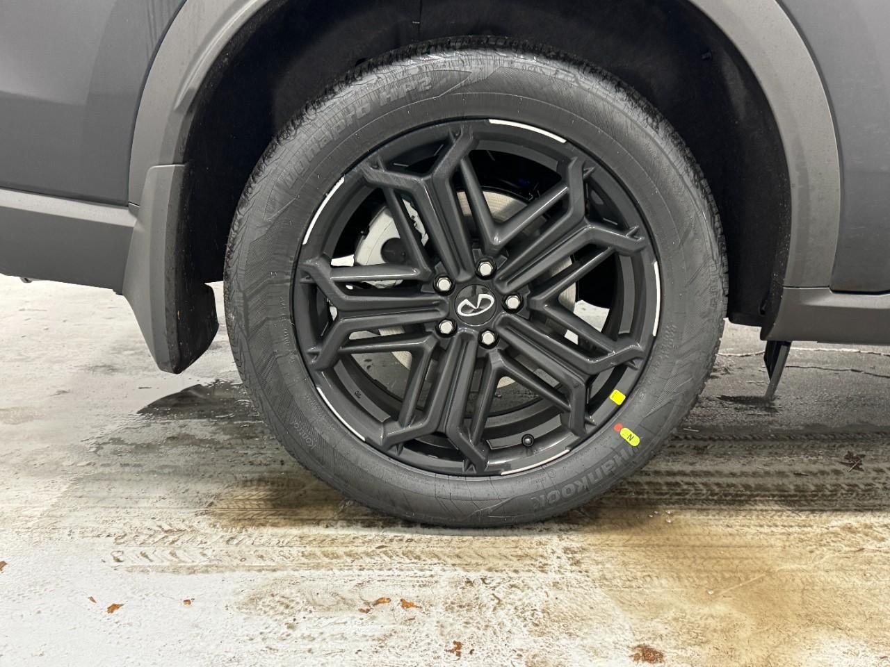 INFINITI QX60 Vehicle Full-screen Gallery Image 5