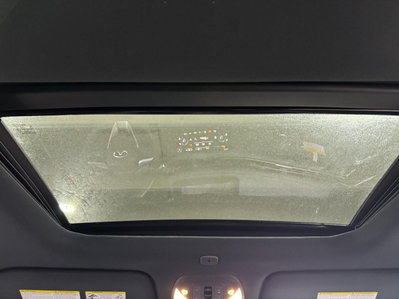 INFINITI QX60 Vehicle Full-screen Gallery Image 14