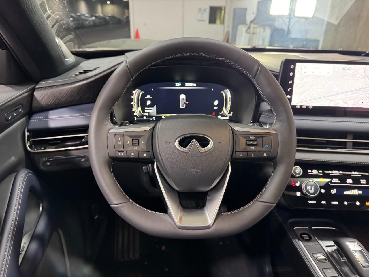 INFINITI QX60 Vehicle Full-screen Gallery Image 16