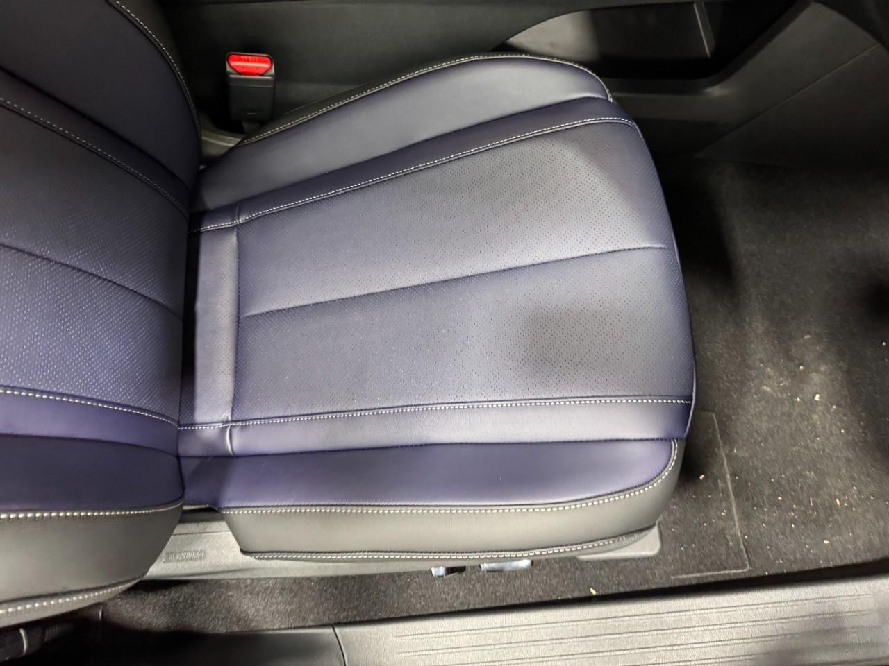 INFINITI QX60 Vehicle Full-screen Gallery Image 22