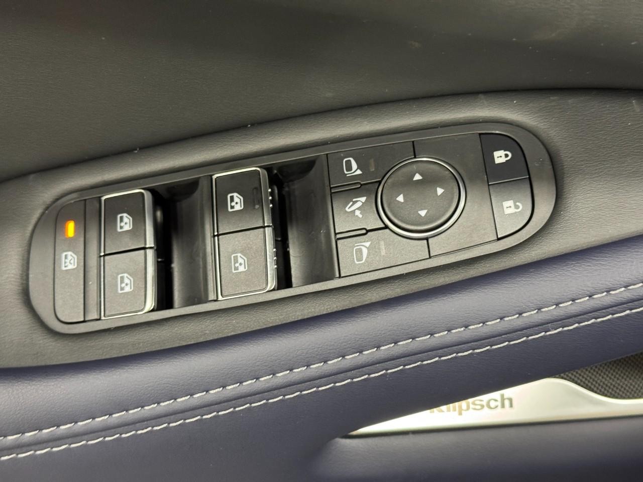 INFINITI QX60 Vehicle Full-screen Gallery Image 26