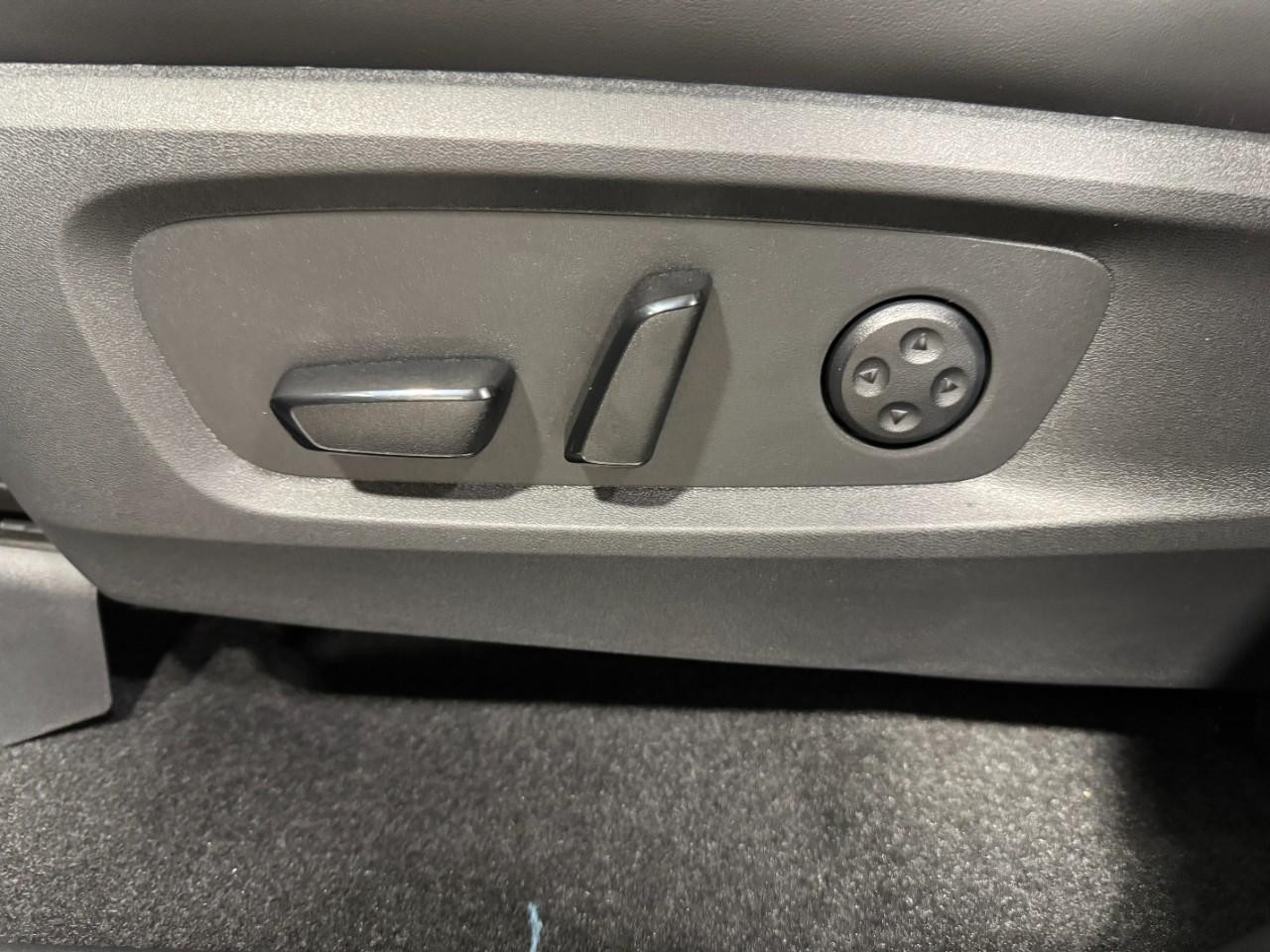 INFINITI QX60 Vehicle Full-screen Gallery Image 30