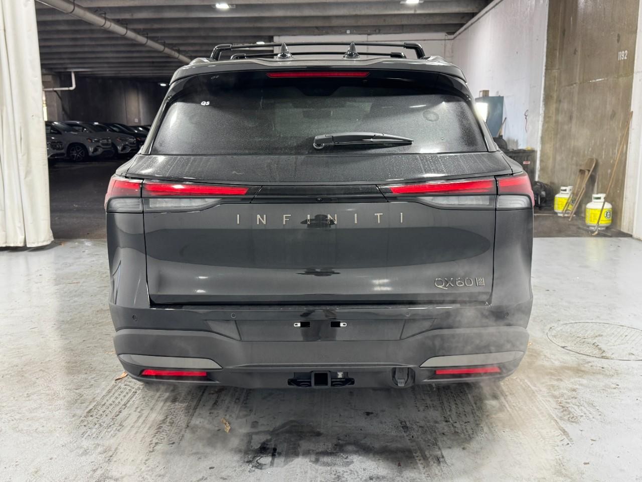 INFINITI QX60 Vehicle Full-screen Gallery Image 10