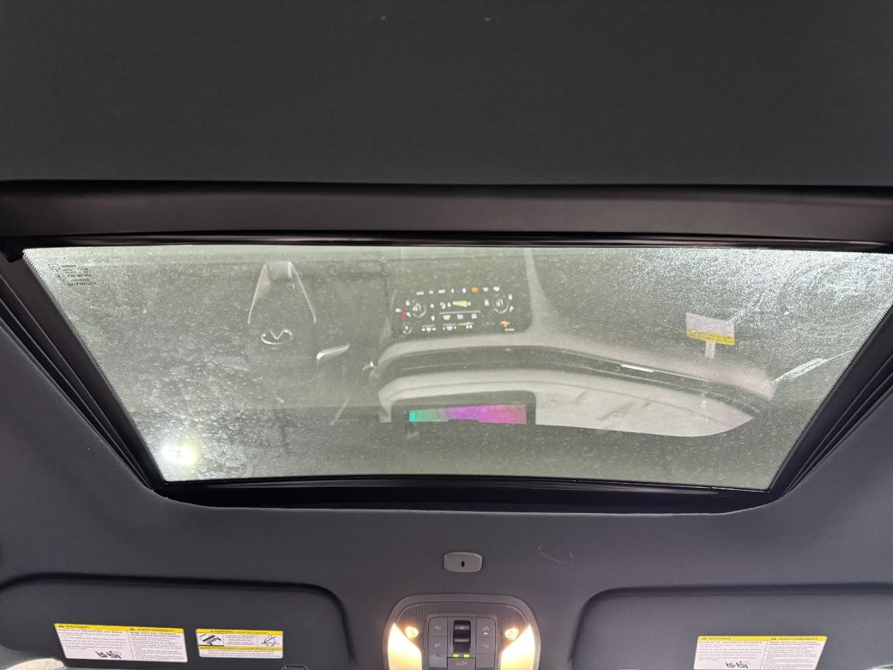 INFINITI QX60 Vehicle Full-screen Gallery Image 14