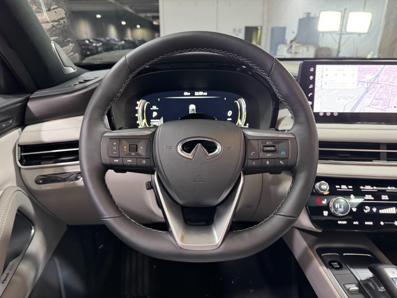 INFINITI QX60 Vehicle Full-screen Gallery Image 16