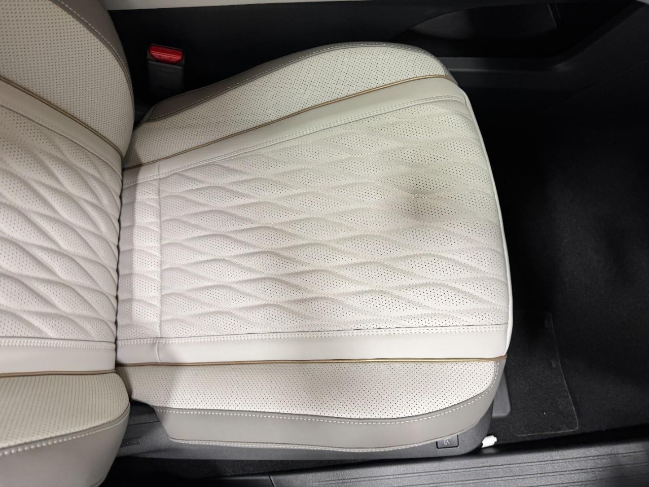 INFINITI QX60 Vehicle Full-screen Gallery Image 22