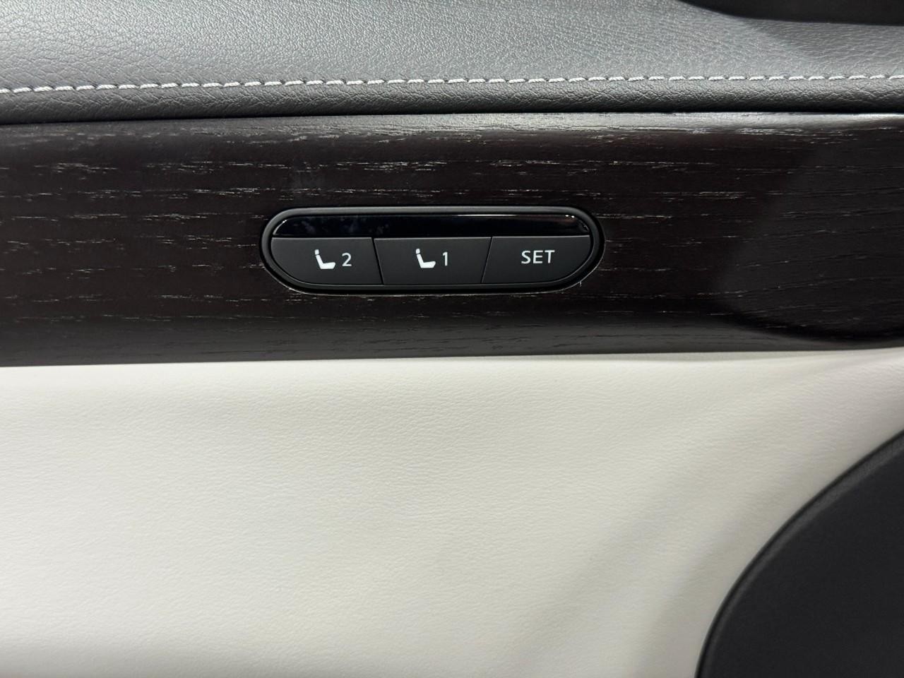 INFINITI QX60 Vehicle Full-screen Gallery Image 26