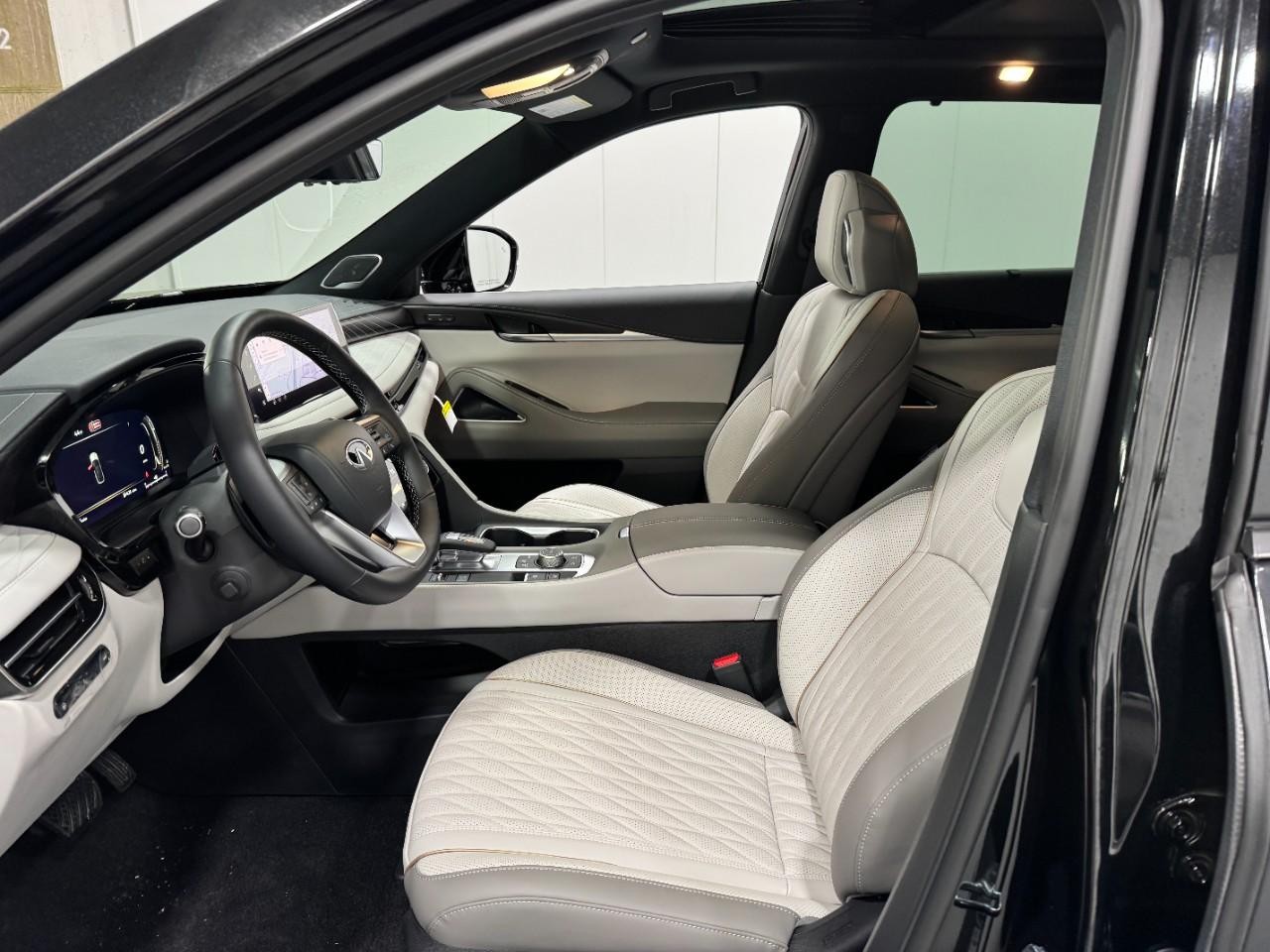 INFINITI QX60 Vehicle Full-screen Gallery Image 29