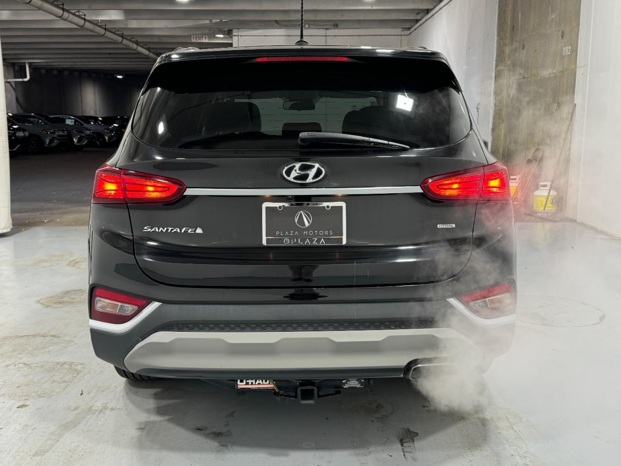 Hyundai Santa Fe Vehicle Full-screen Gallery Image 09