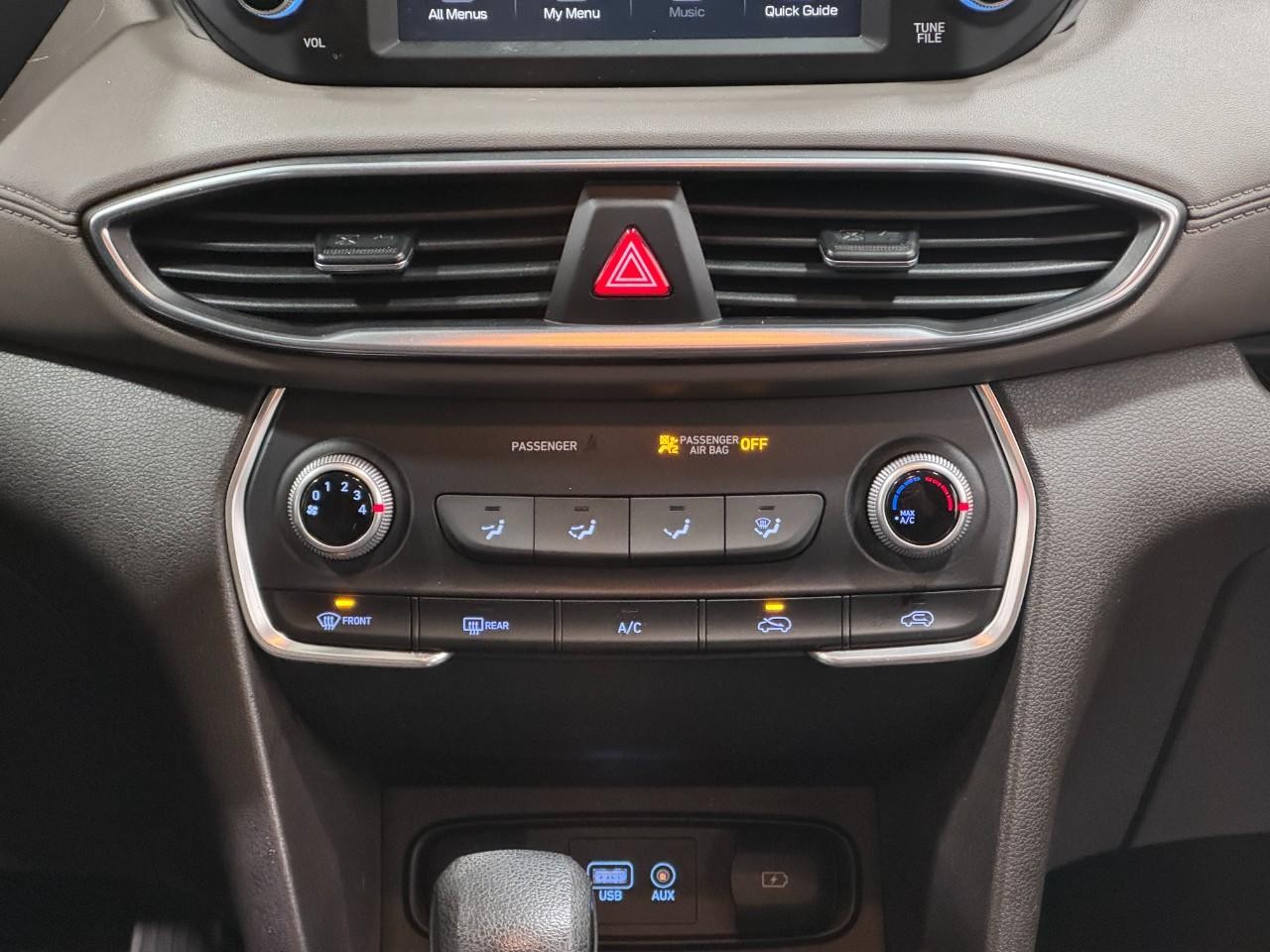 Hyundai Santa Fe Vehicle Full-screen Gallery Image 14