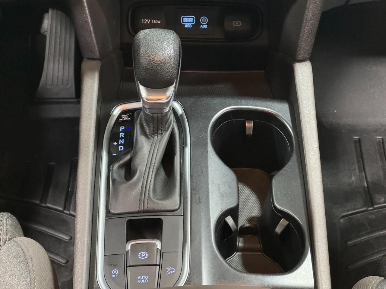 Hyundai Santa Fe Vehicle Full-screen Gallery Image 15