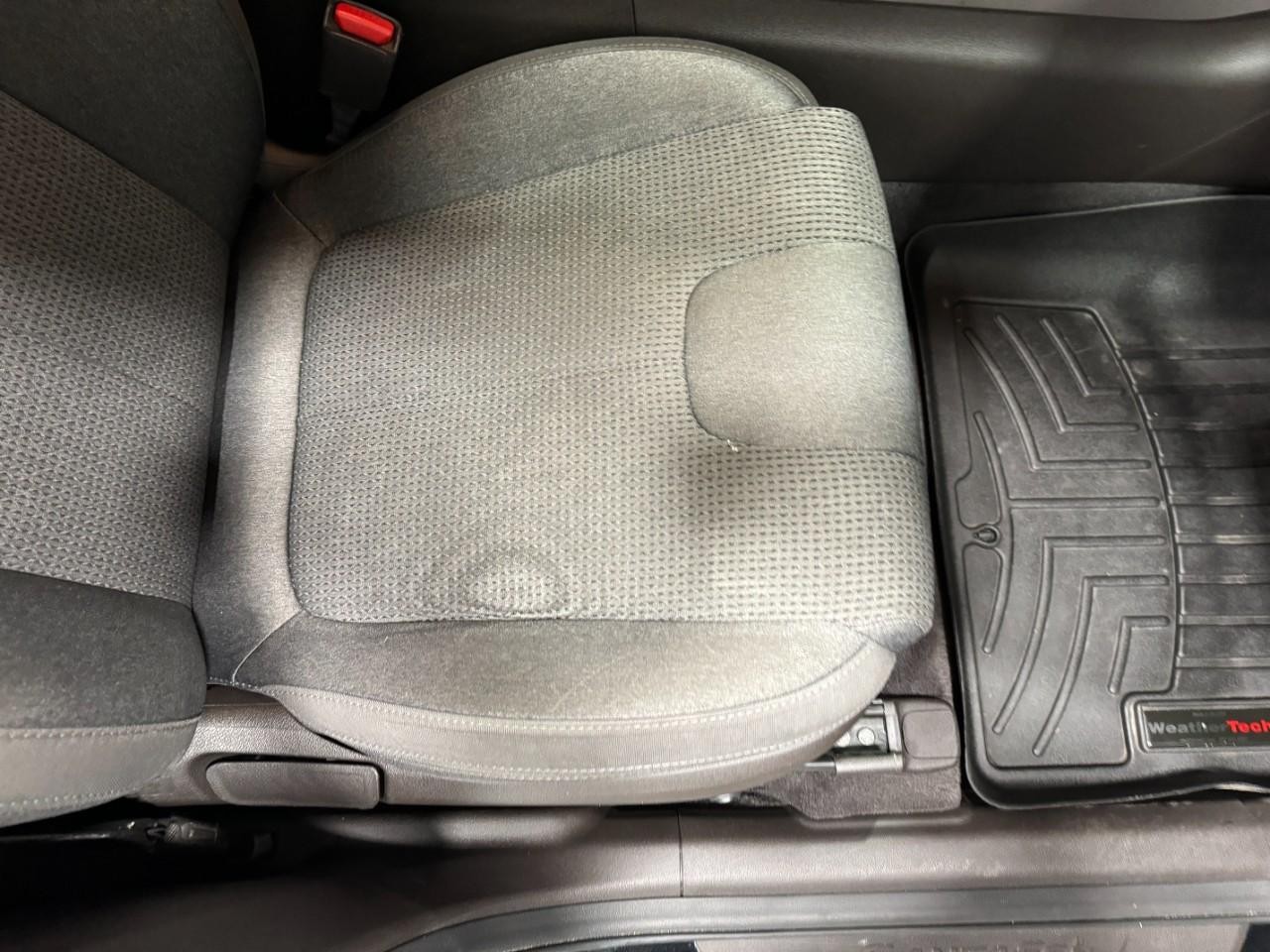 Hyundai Santa Fe Vehicle Full-screen Gallery Image 18