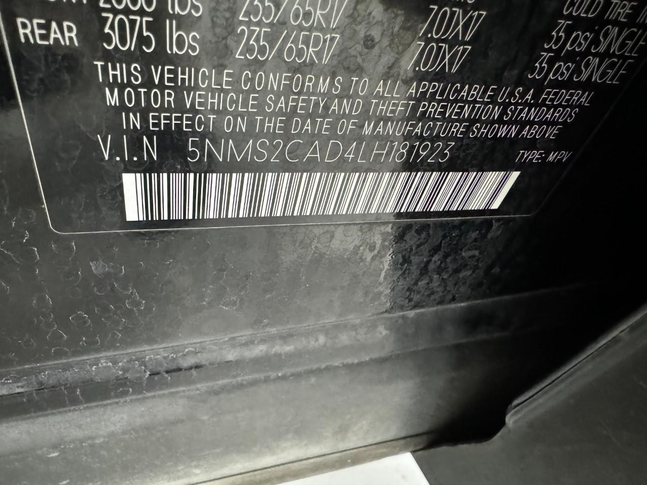 Hyundai Santa Fe Vehicle Full-screen Gallery Image 30