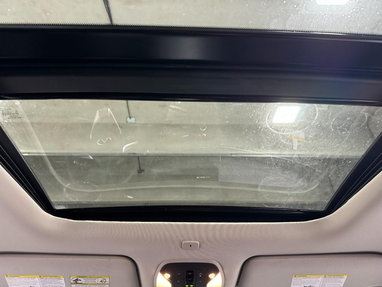 INFINITI QX60 Vehicle Full-screen Gallery Image 14