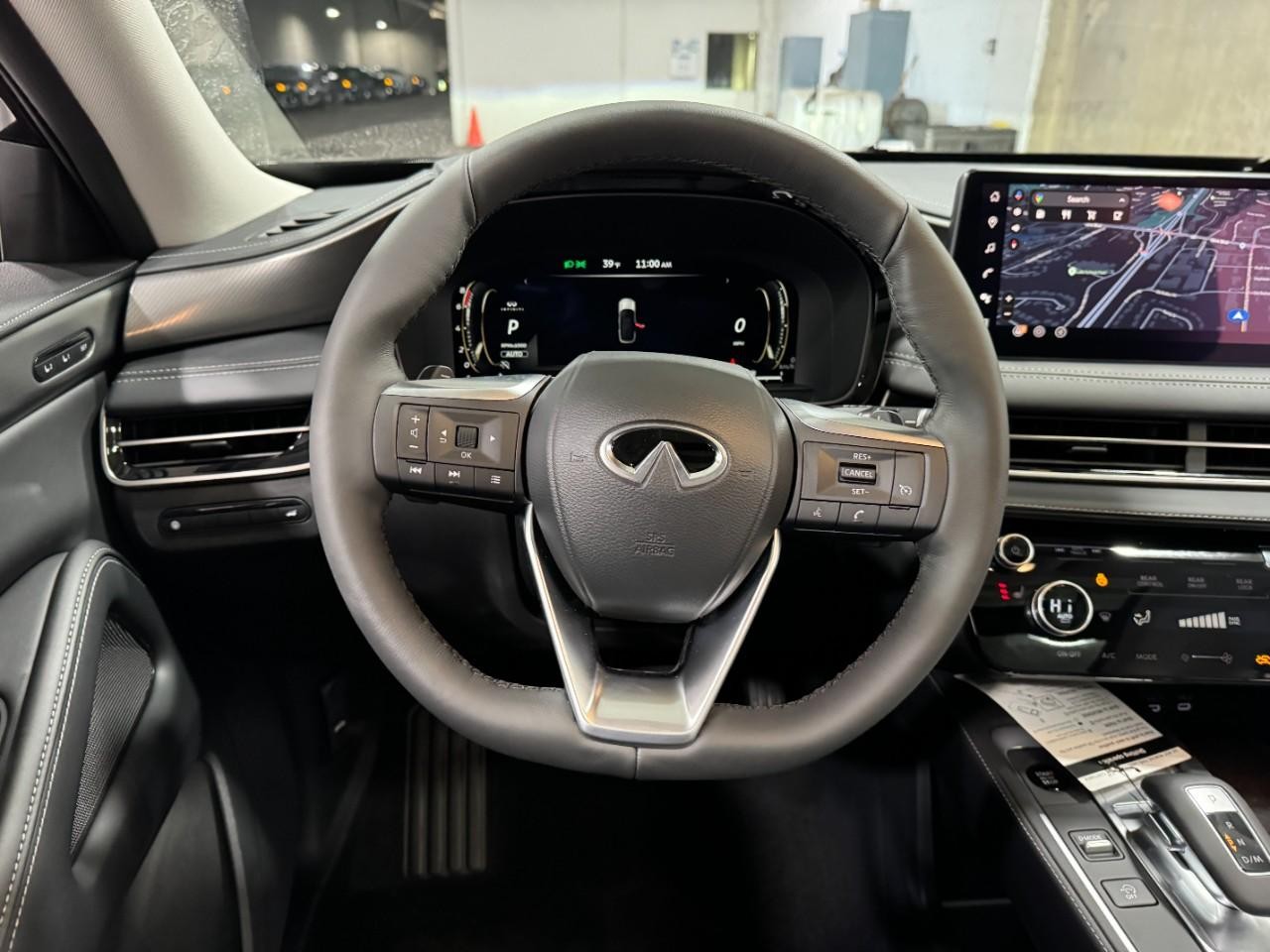 INFINITI QX60 Vehicle Full-screen Gallery Image 16