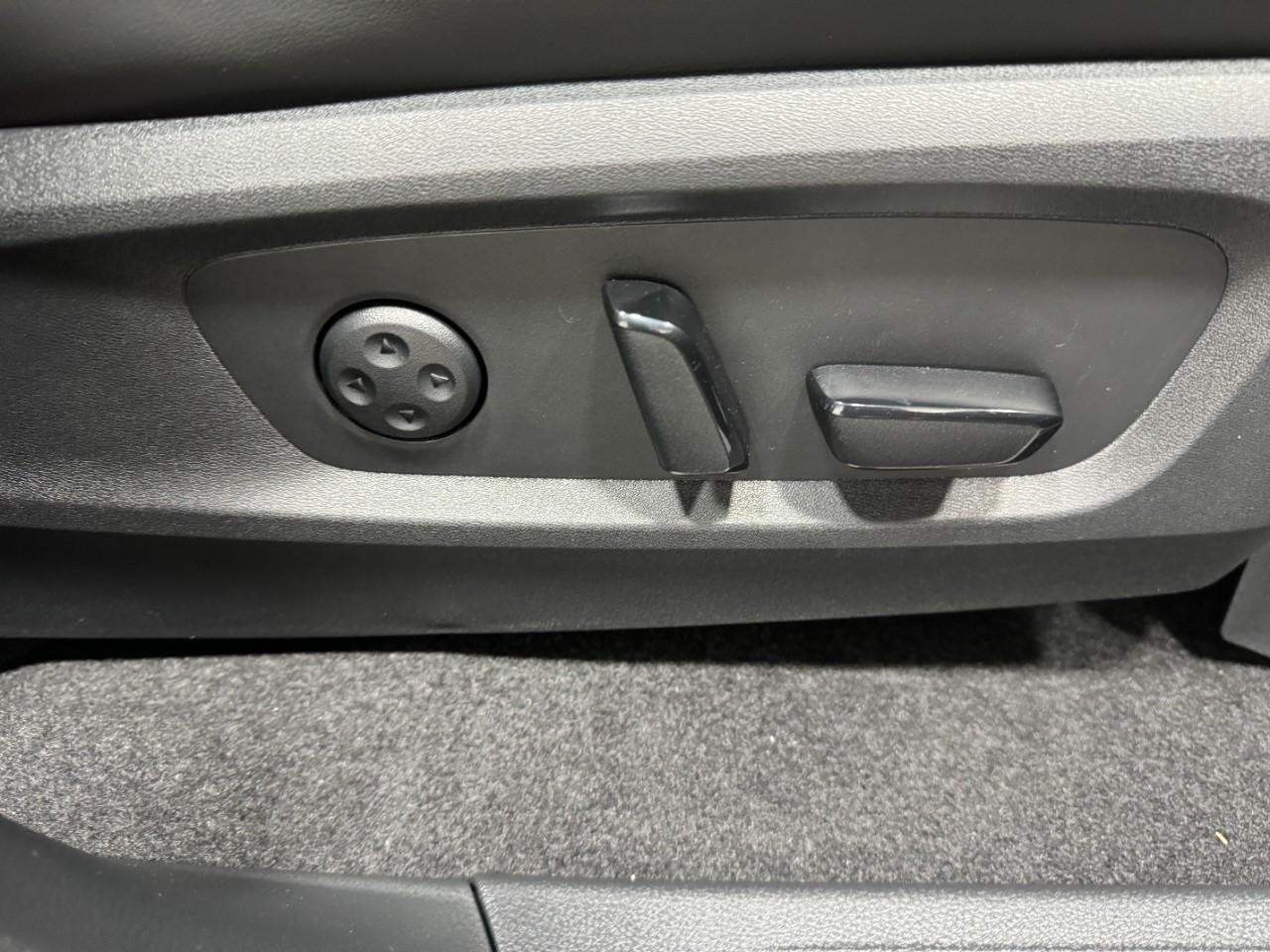 INFINITI QX60 Vehicle Full-screen Gallery Image 23