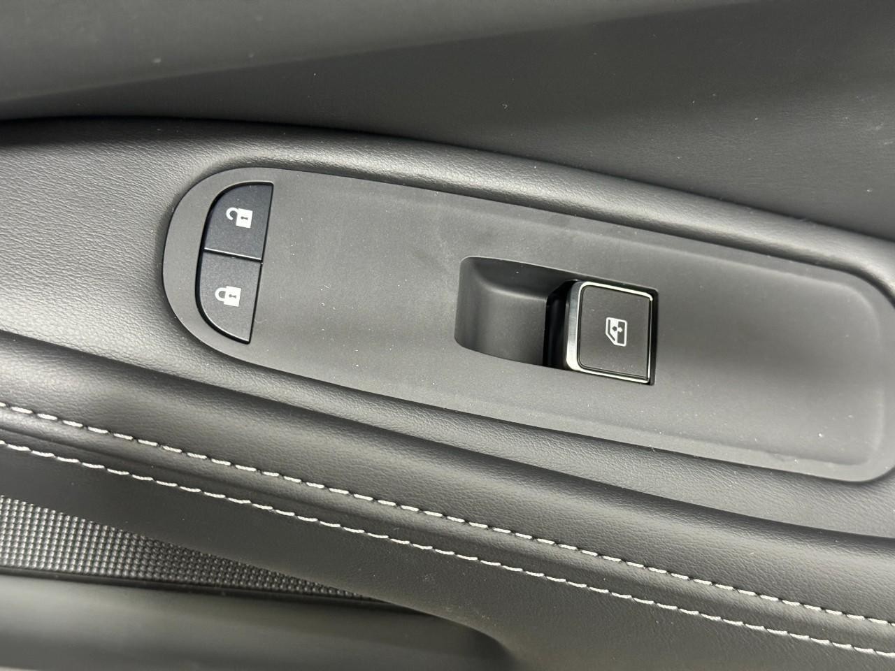 INFINITI QX60 Vehicle Full-screen Gallery Image 24