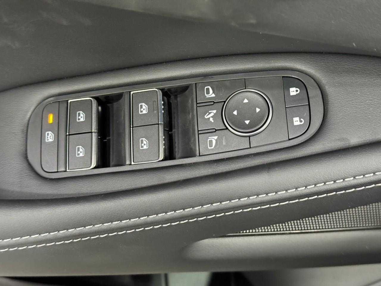 INFINITI QX60 Vehicle Full-screen Gallery Image 26