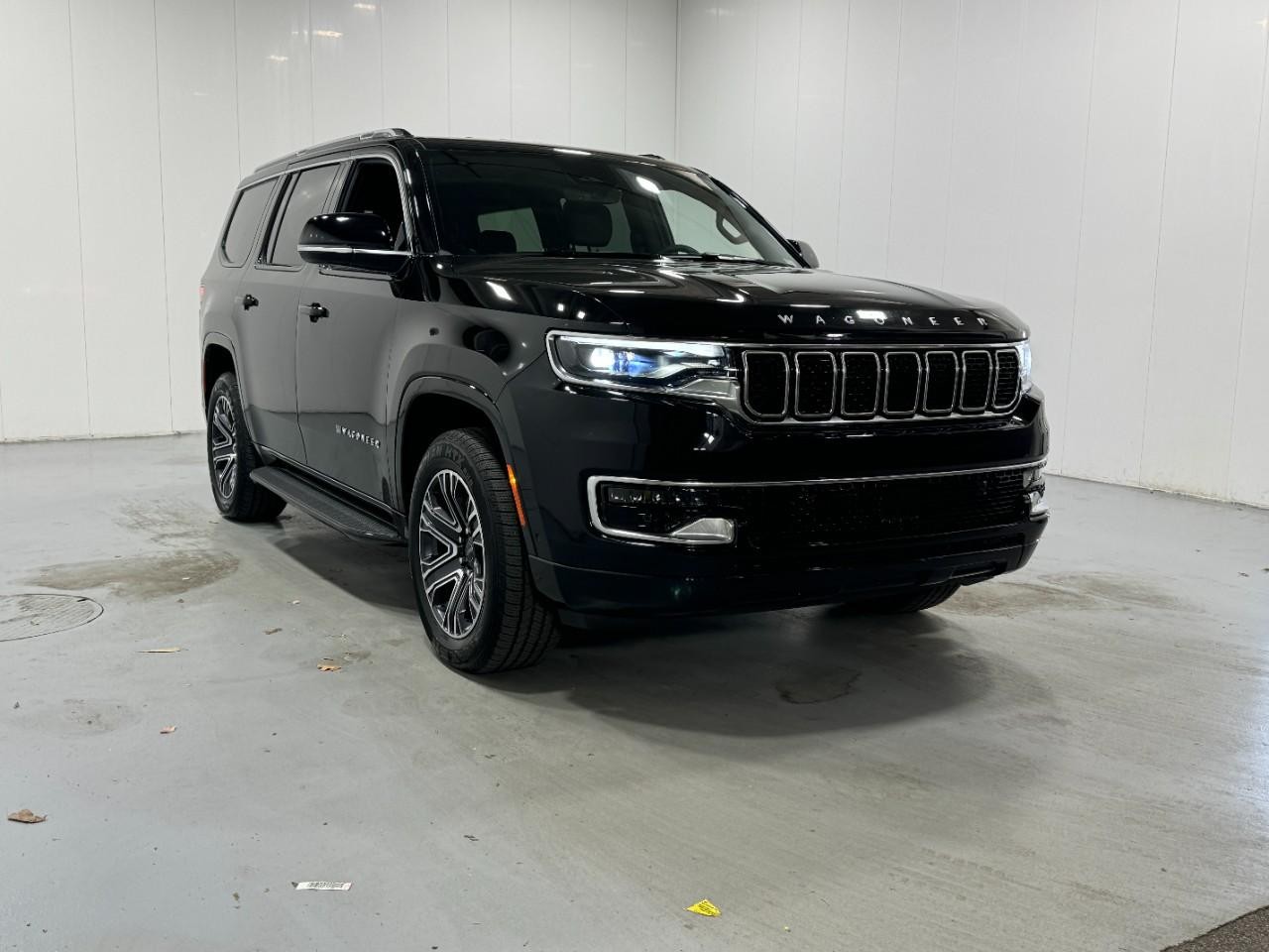 Jeep Wagoneer Vehicle Full-screen Gallery Image 6