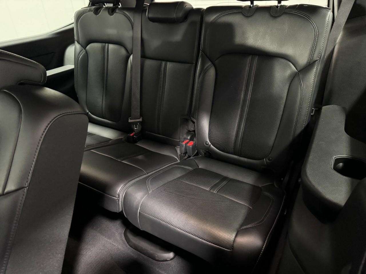 Jeep Wagoneer Vehicle Full-screen Gallery Image 8